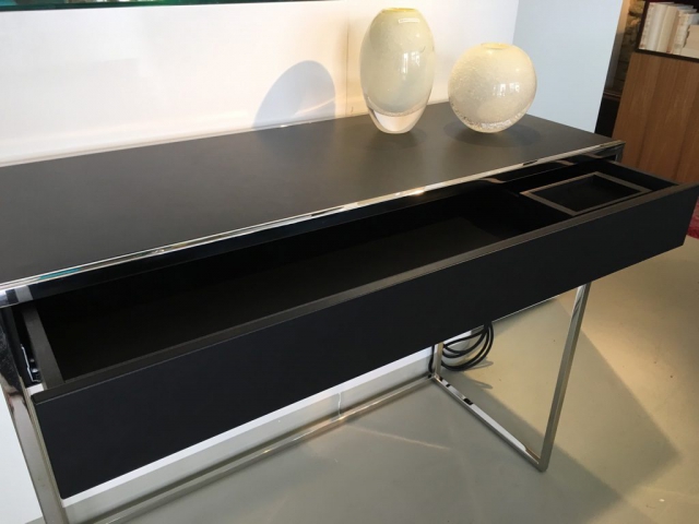 yomei3 SMART Konsole in schwarzem Leder mit Innenschublade